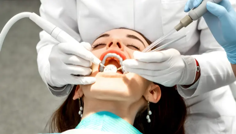 Benefits of dentures for replacing missing teeth